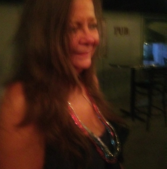 Meet your Posher, Faye - Picture 1 of 1